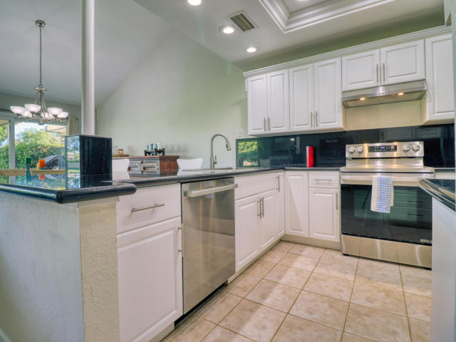 Image 17 of 52 For 77897 Woodhaven Drive