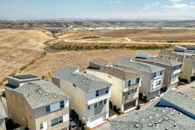 2056 Callisto Terrace, Chula Vista CA: https://media.crmls.org/mediaz/ce3ce1fc-1532-4de8-a430-0995456d829a.jpg