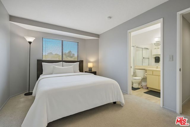 10220 De Soto Avenue, Chatsworth CA: https://media.crmls.org/mediaz/ce3d9b0b-e800-467c-84df-2257671c644f.jpg