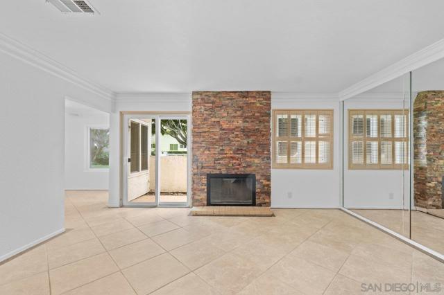 4041 Caminito Dehesa, San Diego CA: https://media.crmls.org/mediaz/ce3e311e-dbac-4a23-b93a-455d4f19f196.jpg