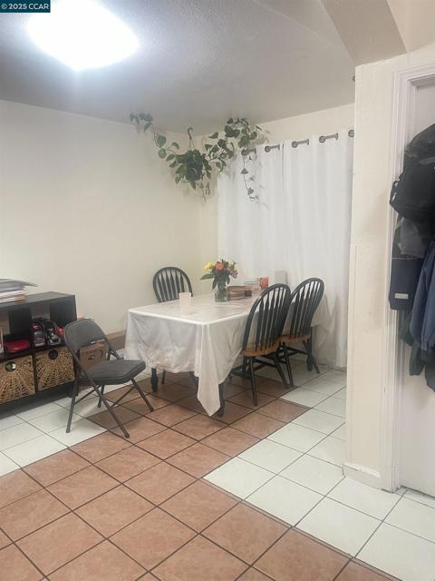 143 20Th St, Richmond CA: https://media.crmls.org/mediaz/ce3e3a43-6e4a-4551-9fcc-bf55dd65df8d.jpg