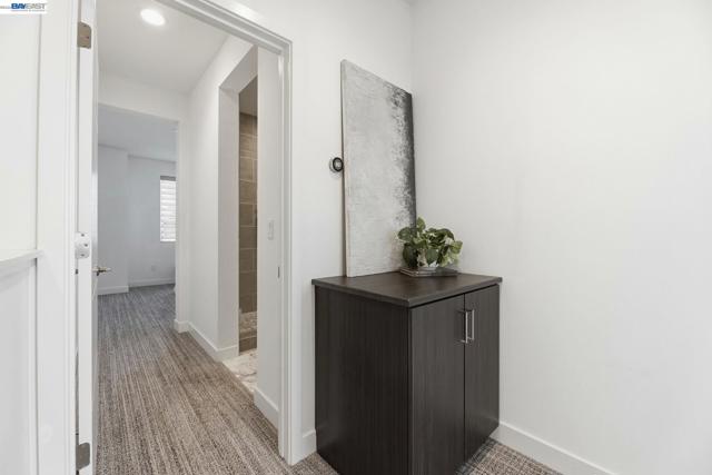 931 Edy Ln, Oakland CA: https://media.crmls.org/mediaz/ce3e4574-2098-453f-953c-90677c29455b.jpg