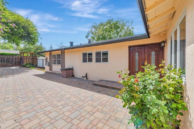 3135 Alameda De Las Pulgas, Menlo Park CA: https://media.crmls.org/mediaz/ce3eada6-e885-47fb-a5cc-3df71d03df2e.jpg