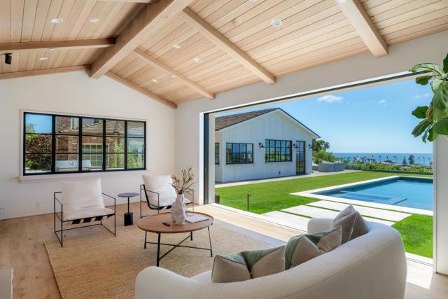 6260 Waverly Avenue, La Jolla CA: https://media.crmls.org/mediaz/ce3f304f-ea99-448f-9cfe-e62679d9044c.jpg