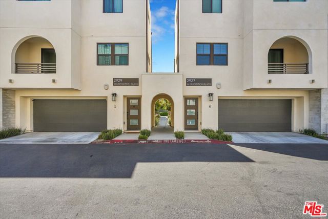 2927 Exposition Place, Los Angeles CA: https://media.crmls.org/mediaz/ce3f884c-f081-43f9-a301-3d383767eb2c.jpg