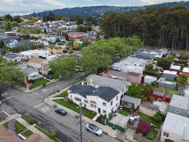 3000 56th Avenue, Oakland CA: https://media.crmls.org/mediaz/ce403e19-bc1e-4cca-b3a6-f38ca854a77d.jpg