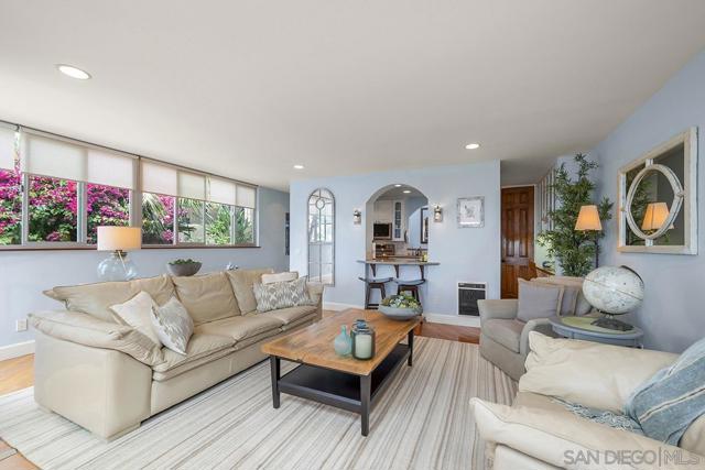 356 Prospect Street, La Jolla CA: https://media.crmls.org/mediaz/ce40439c-48ad-4510-834e-62fb56a4f045.jpg