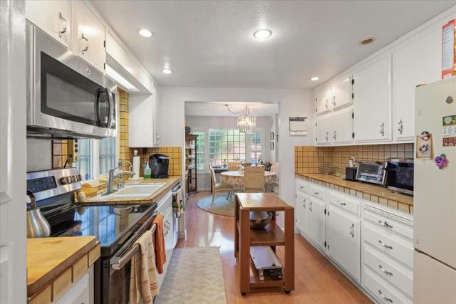 1010 Polk Lane, San Jose CA: https://media.crmls.org/mediaz/ce40755a-4eaa-42fd-9c32-a7a483d90f26.jpg