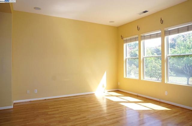 30278 Willowbrook Rd, Hayward CA: https://media.crmls.org/mediaz/ce40a5fd-625b-44d4-9937-1ac9673a7d56.jpg