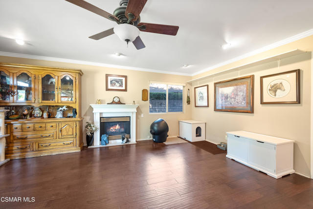 1122 Canterford Circle, Westlake Village CA: https://media.crmls.org/mediaz/ce40f1e2-03e1-4758-9dd4-04b3c458590e.jpg