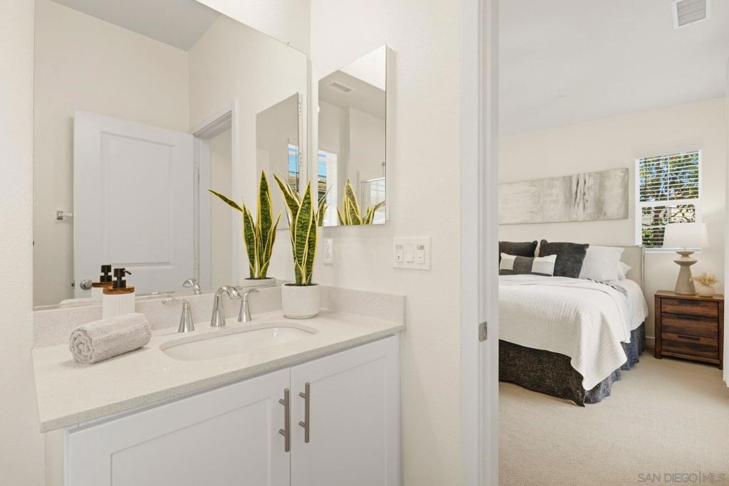 827 Blackstone - photo 20