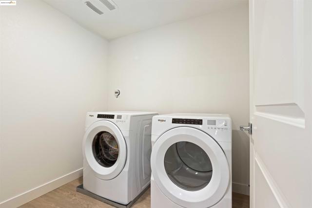 500 Somi Ct, Hayward CA: https://media.crmls.org/mediaz/ce421e89-4d4d-4a4d-bca2-61d8e167baf9.jpg