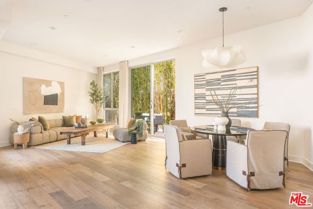 616 N Croft Avenue, West Hollywood CA: https://media.crmls.org/mediaz/ce427222-7213-4345-a931-8d3a94d700fa.jpg