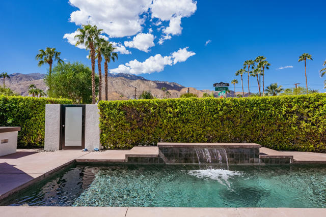 590 N Plaza Amigo, Palm Springs, CA 92262