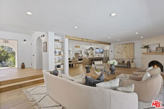 431 Montana Circle, Ojai CA: https://media.crmls.org/mediaz/ce42b247-1d3e-4ab2-a9ac-2db5fbe862b0.jpg