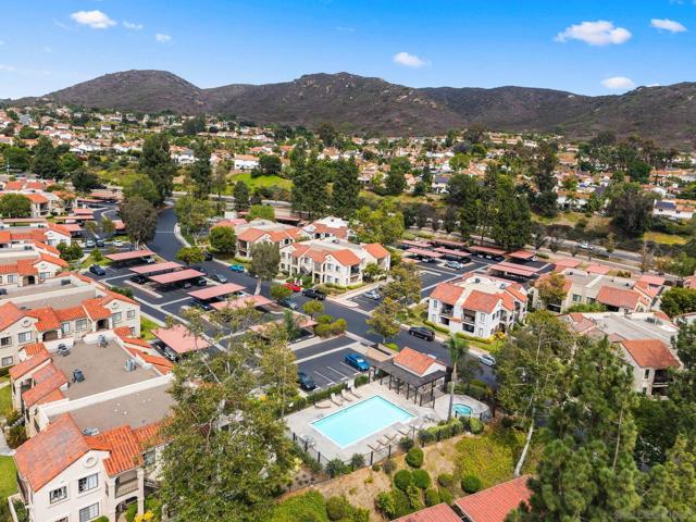 13034 Wimberly Sq, San Diego CA: https://media.crmls.org/mediaz/ce43015f-72d2-4317-8dd8-7c1ba7be0731.jpg