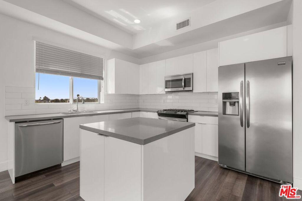 1215 S Bedford Street #301