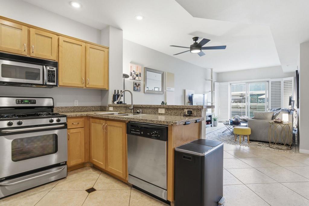 450 J St - photo 3