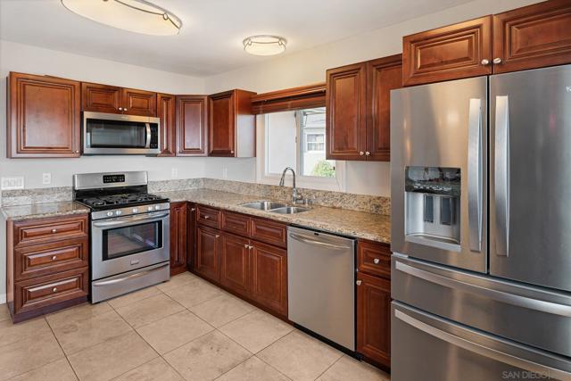 4258 Summit Drive, La Mesa CA: https://media.crmls.org/mediaz/ce43e5b5-3d92-4d2b-9d4a-9925bb9e243f.jpg