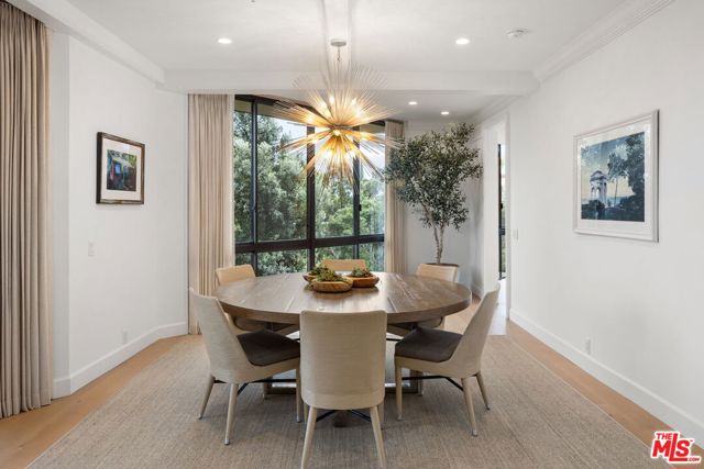 300 N Swall Drive, Beverly Hills CA: https://media.crmls.org/mediaz/ce4401bc-ba97-48a7-aa3d-cbe79016610f.jpg