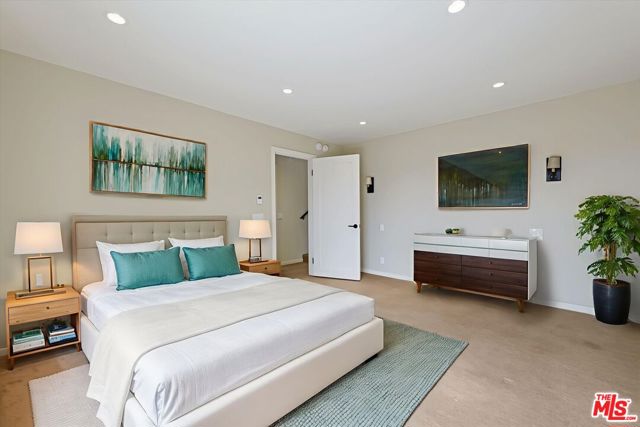 6789 Shearwater Lane, Malibu CA: https://media.crmls.org/mediaz/ce4441ed-f98f-4be6-ab09-829636346cae.jpg