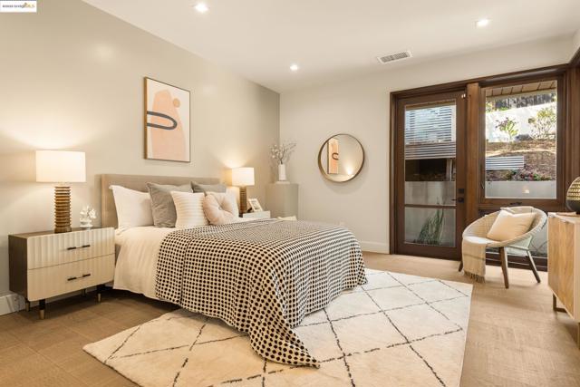 30 Lincolnshire Dr, Oakland CA: https://media.crmls.org/mediaz/ce447044-1773-4feb-82ec-54108d9b3497.jpg
