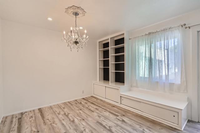 Detail Gallery Image 8 of 28 For 3253 Caminito Eastbluff #28,  La Jolla,  CA 92037 - 3 Beds | 2/1 Baths