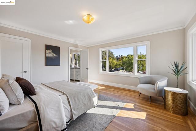 700 Longridge Rd, Oakland CA: https://media.crmls.org/mediaz/ce45dc8f-2cc3-4b0a-8883-21093f2c0329.jpg