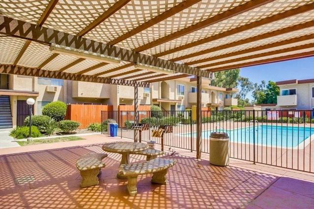 9528 Carroll Canyon Rd, San Diego CA: https://media.crmls.org/mediaz/ce4641de-2c6c-48dc-b51d-6ef3943032f2.jpg