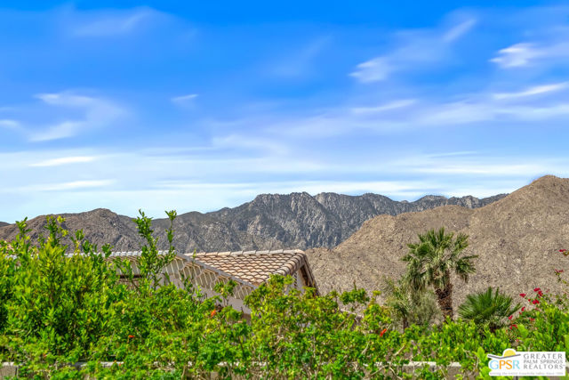 1238 Vista Sol, Palm Springs CA: https://media.crmls.org/mediaz/ce46425f-14b8-4acc-9a15-da3cc68b7026.jpg