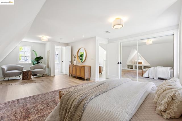 924 Trestle Glen Rd, Oakland CA: https://media.crmls.org/mediaz/ce464309-a1f5-47cf-9cfb-b9bc6323fc64.jpg