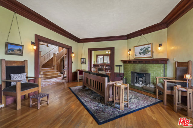 2102 W 24th Street, Los Angeles CA: https://media.crmls.org/mediaz/ce464f83-0f1f-434a-9c3a-a2407ffd424c.jpg
