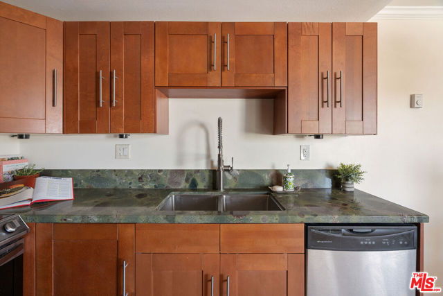 3939 E Allin Street, Long Beach CA: https://media.crmls.org/mediaz/ce478f91-f063-4932-be62-237faf39c3a5.jpg