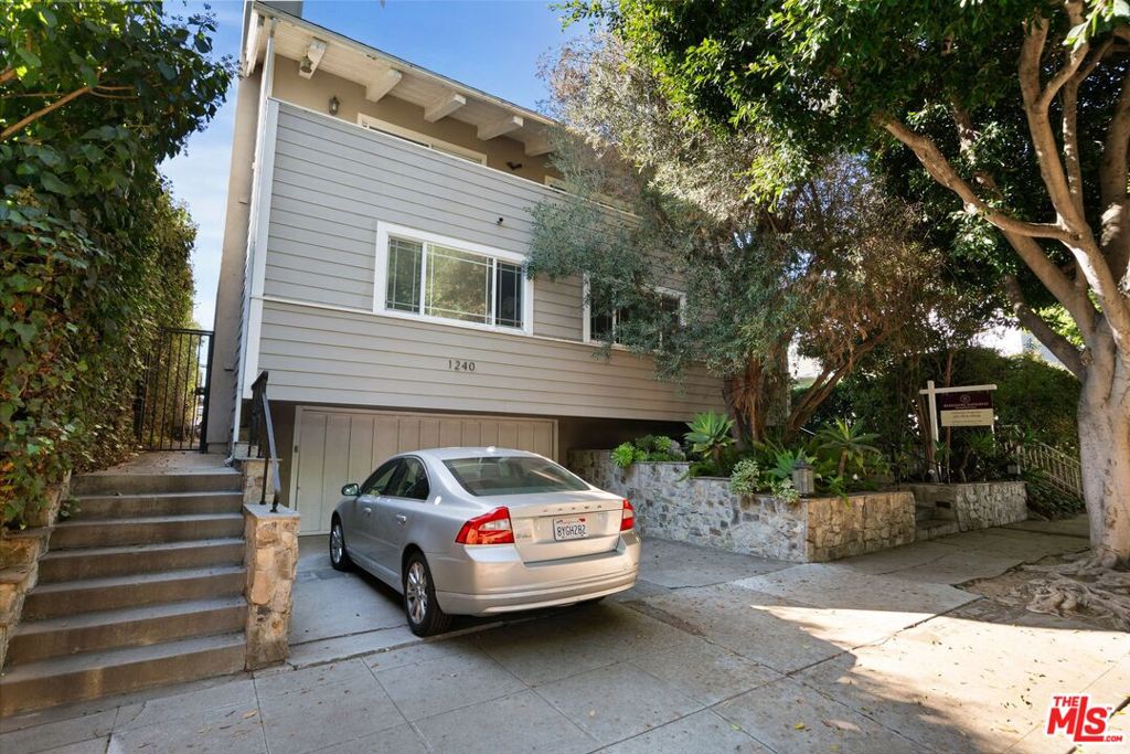1240 Franklin Street #3
