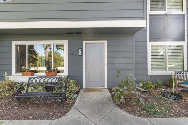 1479 Spring Valley Cmn, Livermore CA: https://media.crmls.org/mediaz/ce47cc34-9131-49fa-b93c-c9b387429bd7.jpg