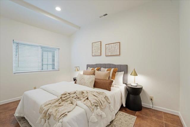 22011 E Cliff Drive, Santa Cruz CA: https://media.crmls.org/mediaz/ce48001a-5f15-408c-be07-eeb2d762fc15.jpg