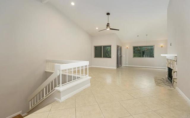 Detail Gallery Image 8 of 18 For 2895 Brentwood Ct, Carlsbad,  CA 92008 - 3 Beds | 3 Baths