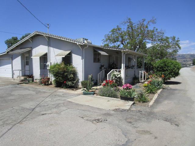 2025 Pacheco Pass Highway, Gilroy, California 95020, ,Multi-Family,For Sale,Pacheco Pass,ML81613619