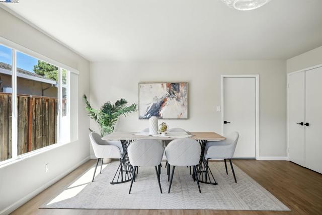 38645 Spetti Ct, Fremont CA: https://media.crmls.org/mediaz/ce49d31a-69f8-4719-b038-773eb87ad361.jpg