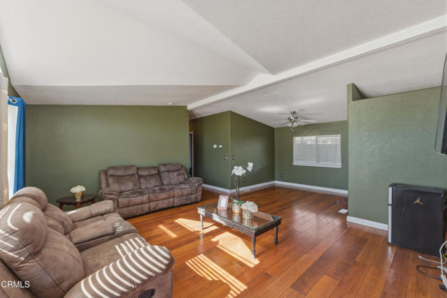 Detail Gallery Image 5 of 29 For 2400 E Pleasant Valley Rd #108,  Oxnard,  CA 93033 - 3 Beds | 2 Baths
