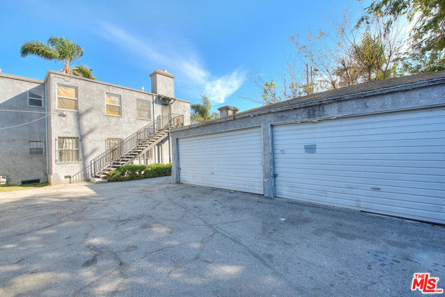 2501 Venice Boulevard, Los Angeles CA: https://media.crmls.org/mediaz/ce4ac927-2ac1-4483-996d-d7b66a679fb3.jpg
