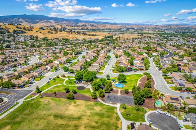 1660 Mimosa Street, Hollister CA: https://media.crmls.org/mediaz/ce4b1d3f-1891-4d01-8269-f60d00089bc2.jpg