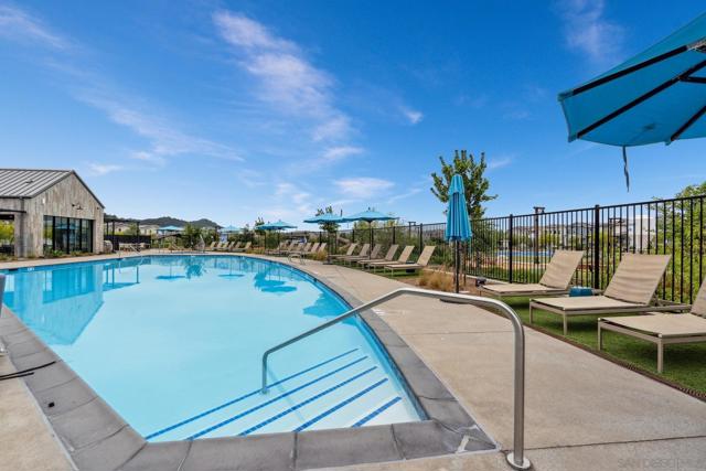 27661 Heritage Ln, Valley Center CA: https://media.crmls.org/mediaz/ce4b9a40-2bec-4e4b-b4e4-60e40959a1da.jpg