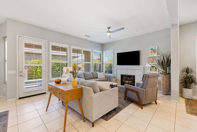 37 Shoreline Drive, Rancho Mirage CA: https://media.crmls.org/mediaz/ce4c3957-6c93-4451-9594-a3b080aa1f76.jpg