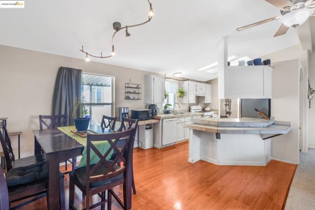 16711 Marsh Creek Rd, Clayton CA: https://media.crmls.org/mediaz/ce4ce709-97f9-410d-a5b1-95877d9681cf.jpg