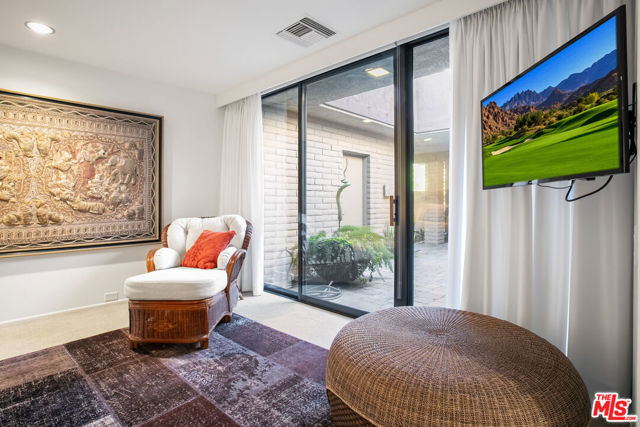 4 Trinity Court, Rancho Mirage CA: https://media.crmls.org/mediaz/ce4d63c9-7963-468a-adc4-70476c30c68f.jpg