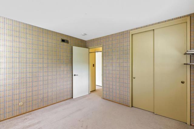 1675 Escalante Way, Burlingame CA: https://media.crmls.org/mediaz/ce4d7c45-71c7-4fb4-b5ca-ff830c632ddf.jpg