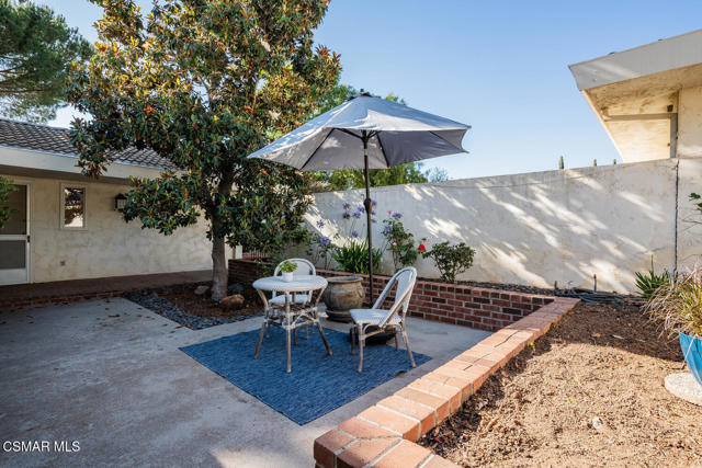 356 Laguna Terrace, Simi Valley CA: https://media.crmls.org/mediaz/ce4de69b-a476-470f-b1b7-d5771016281d.jpg