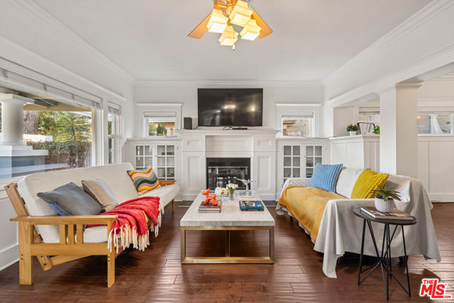 1513 S Victoria Avenue, Los Angeles CA: https://media.crmls.org/mediaz/ce4e29e3-dbf7-4b37-b2dd-b3425bccfd88.jpg