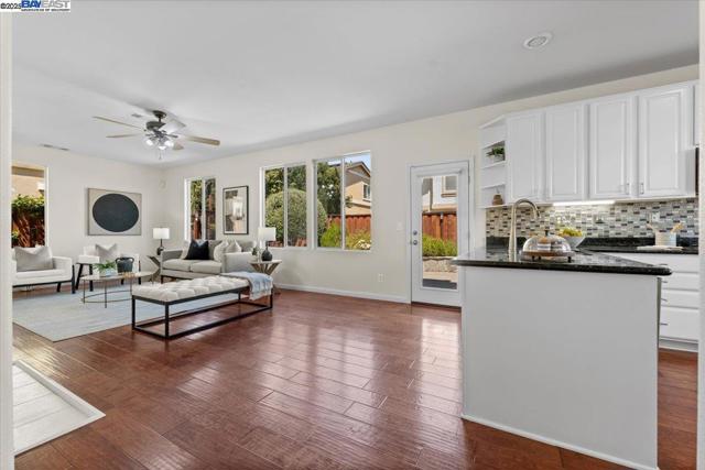 4775 Mahogany St, Dublin CA: https://media.crmls.org/mediaz/ce4e4ef7-e631-4cdb-9931-7d1b1221c6d8.jpg
